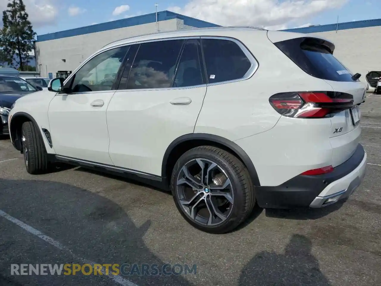 2 Фотография поврежденного автомобиля 5UX13EU0XS9X91850 BMW X5 2025