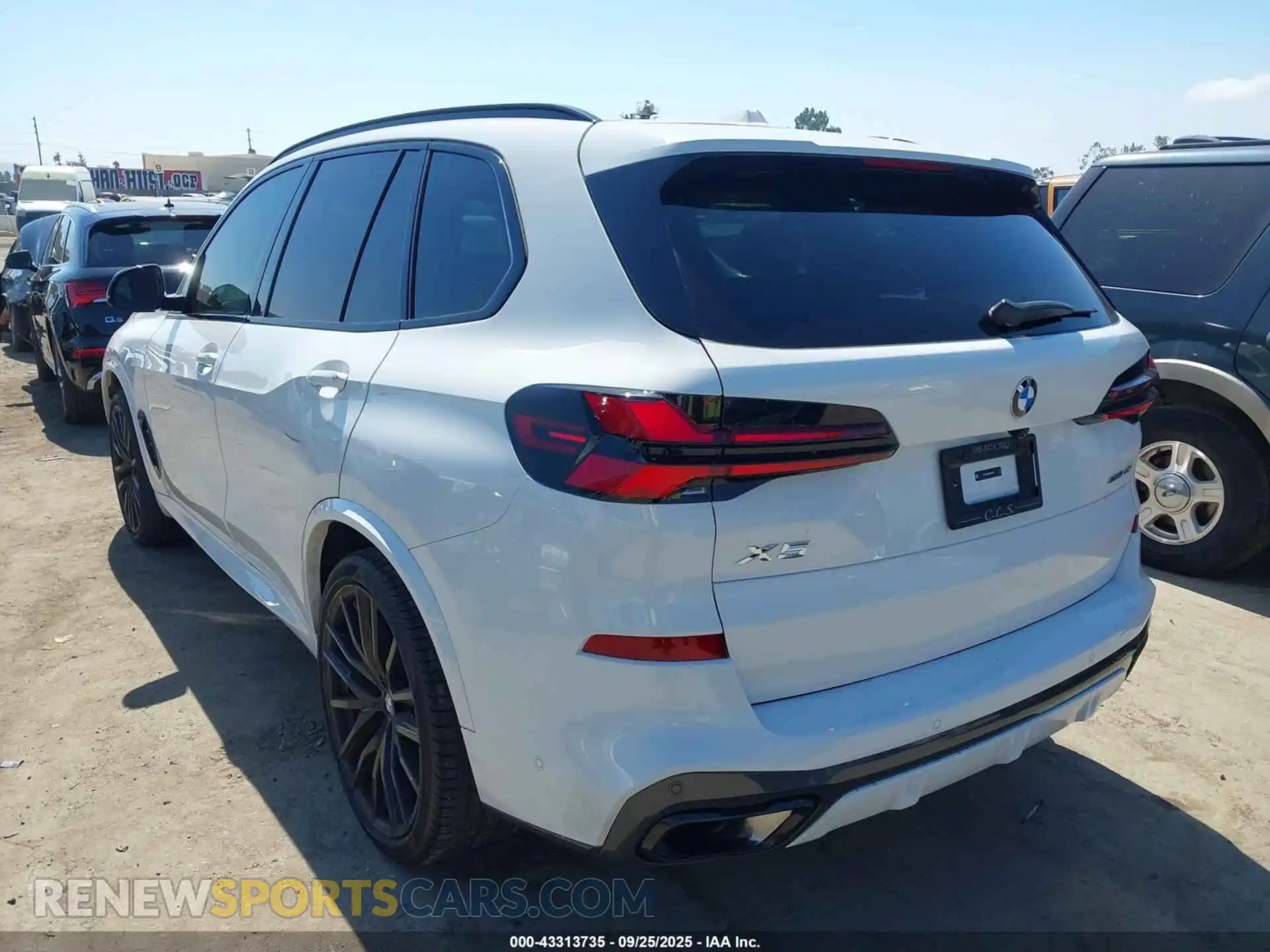 3 Фотография поврежденного автомобиля 5UX13EU0XS9Z77369 BMW X5 2025
