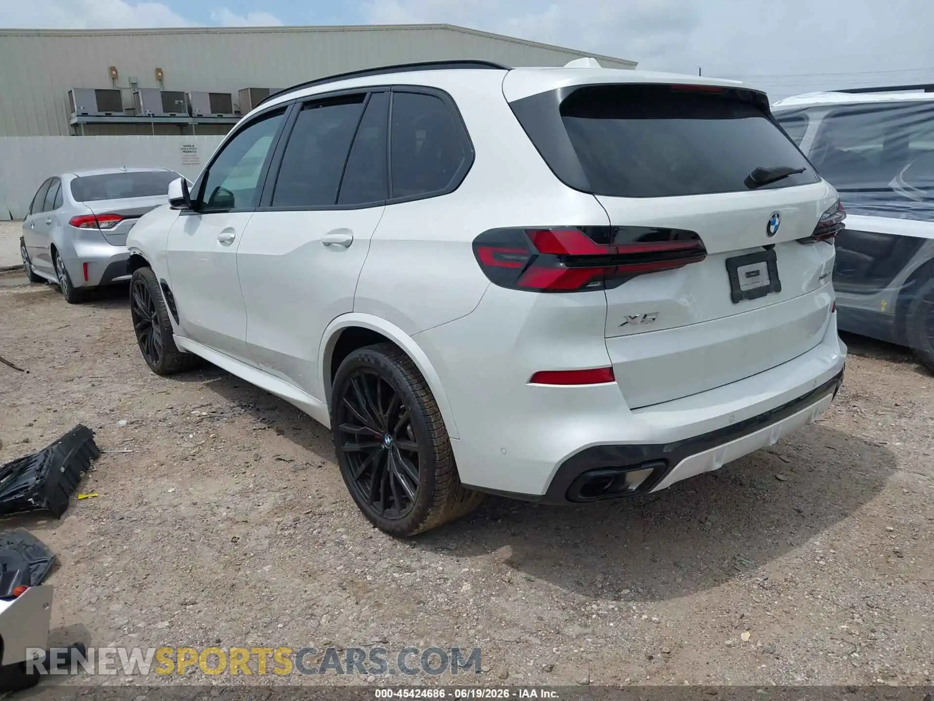 3 Фотография поврежденного автомобиля 5UX23EU00S9X14506 BMW X5 2025