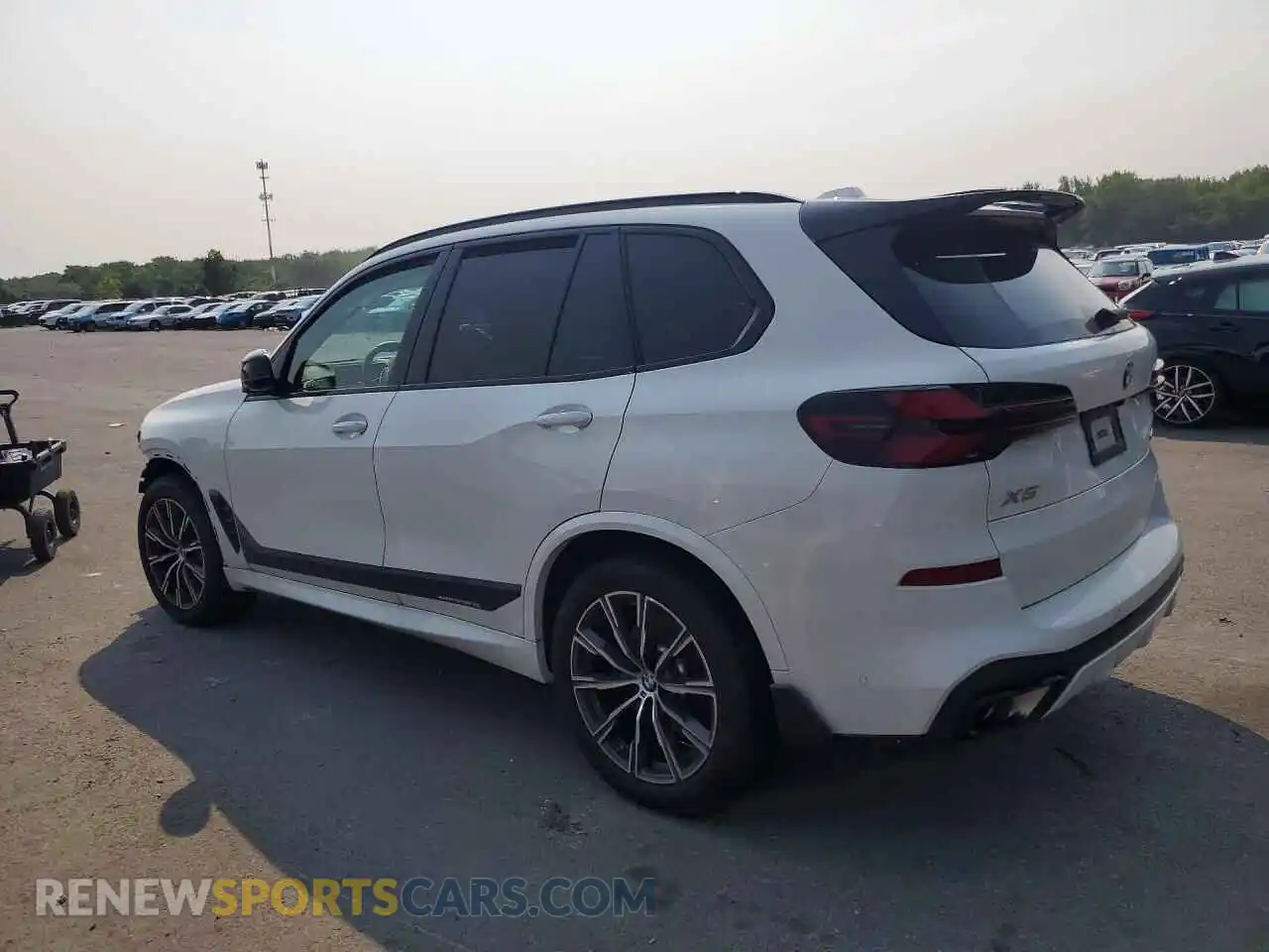 2 Photograph of a damaged car 5UX23EU00S9X32259 BMW X5 2025