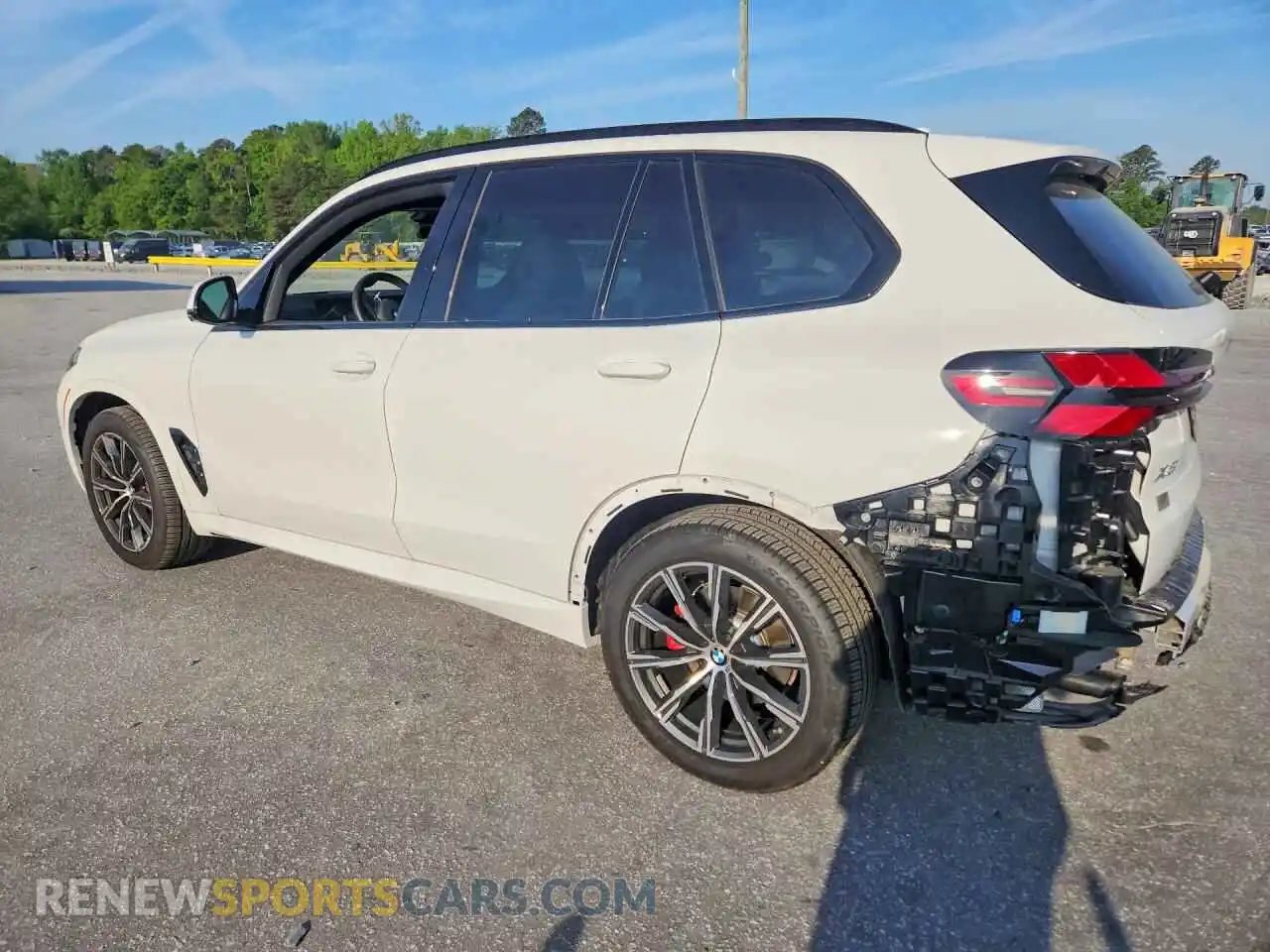 2 Photograph of a damaged car 5UX23EU00S9X63706 BMW X5 2025