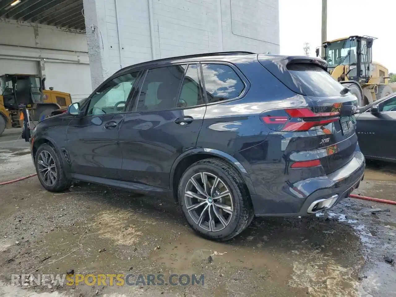 2 Photograph of a damaged car 5UX23EU00S9Z40030 BMW X5 2025