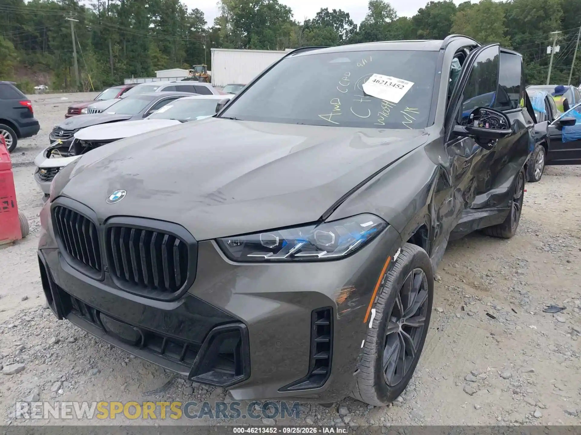 2 Photograph of a damaged car 5UX23EU01S9W70094 BMW X5 2025