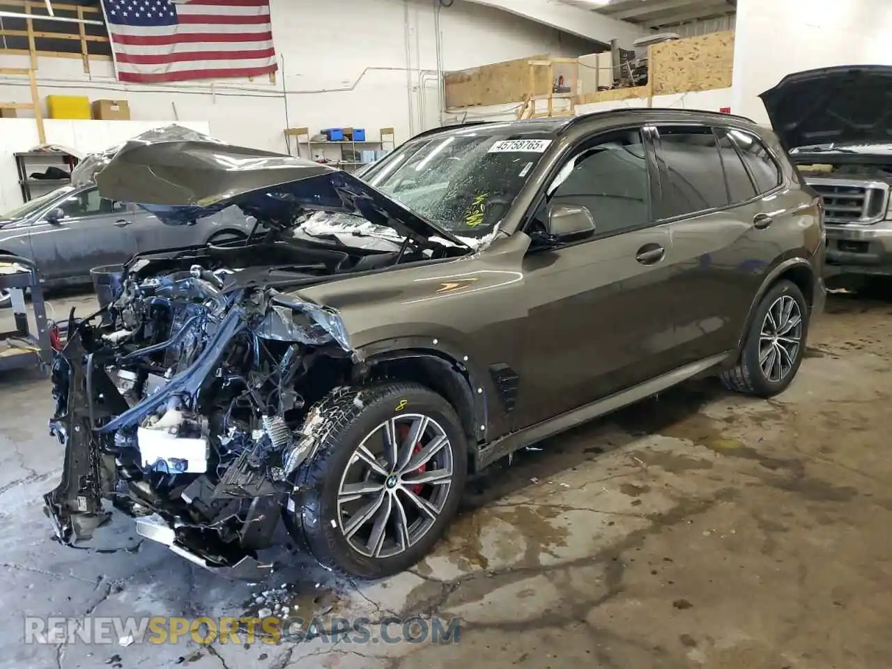 1 Photograph of a damaged car 5UX23EU01S9Y34671 BMW X5 2025