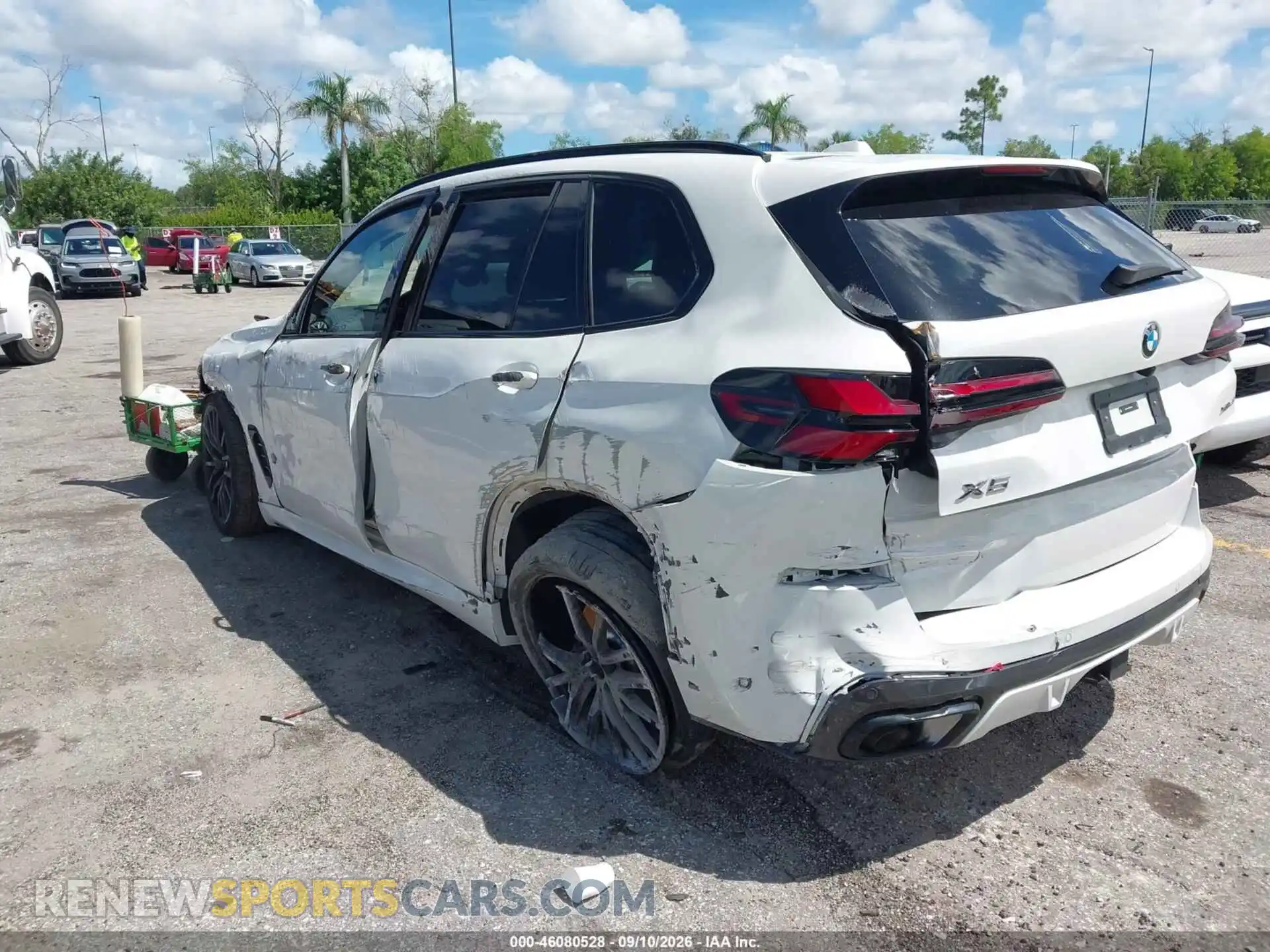 3 fotografías del automóvil dañado 5UX23EU01S9Z08400 BMW X5 2025