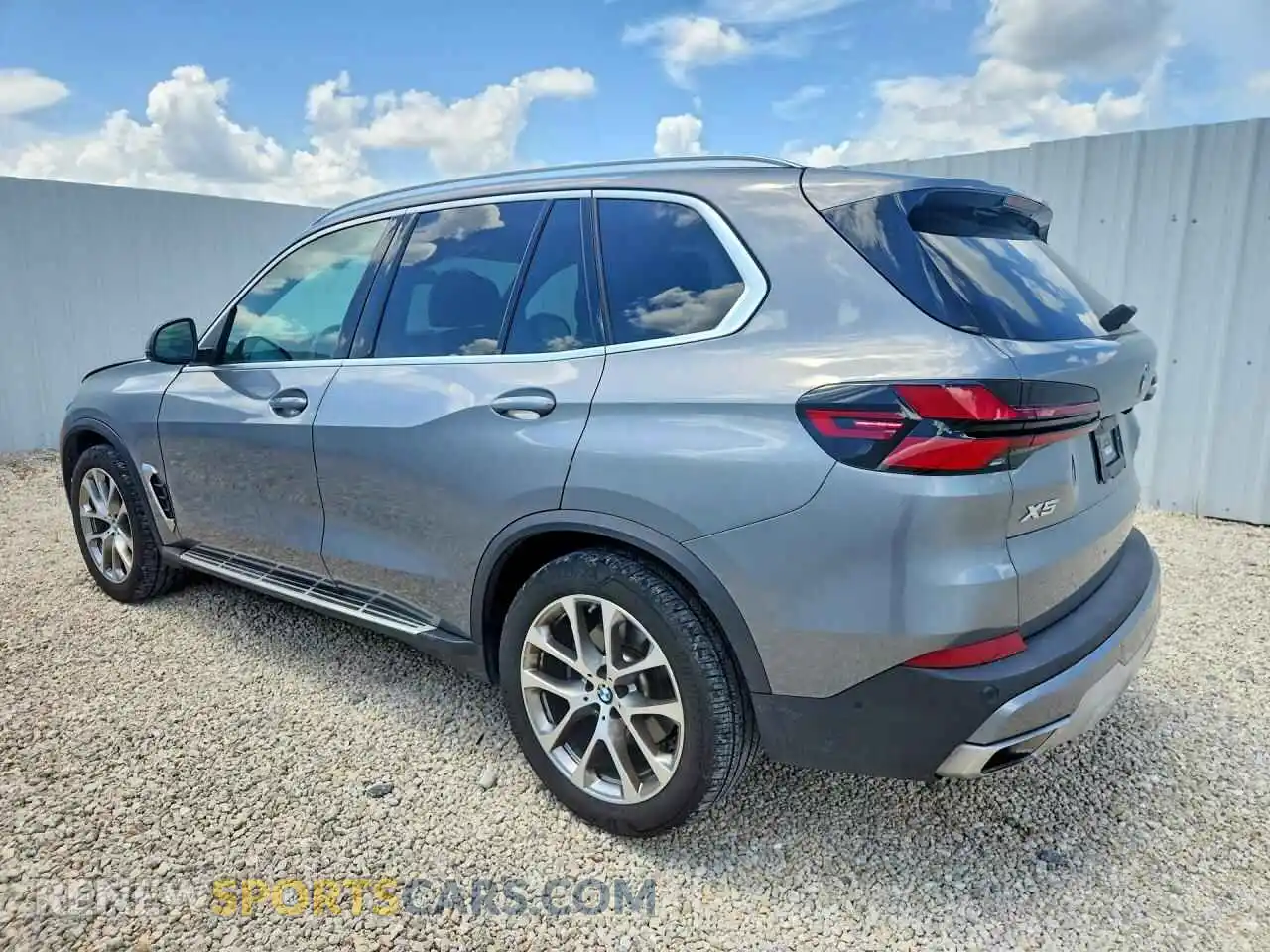 2 fotografías del automóvil dañado 5UX23EU01S9Z42899 BMW X5 2025