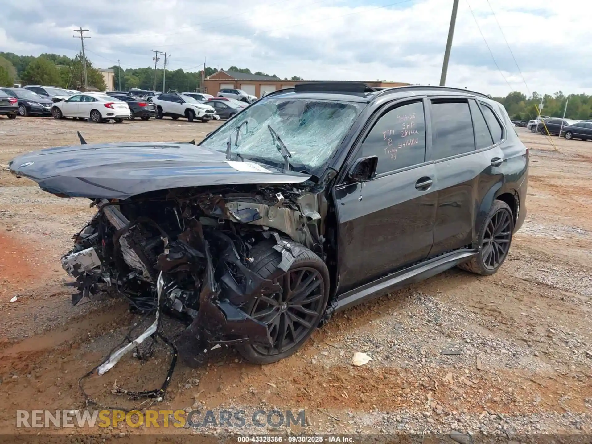 2 fotografías del automóvil dañado 5UX23EU01S9Z84442 BMW X5 2025