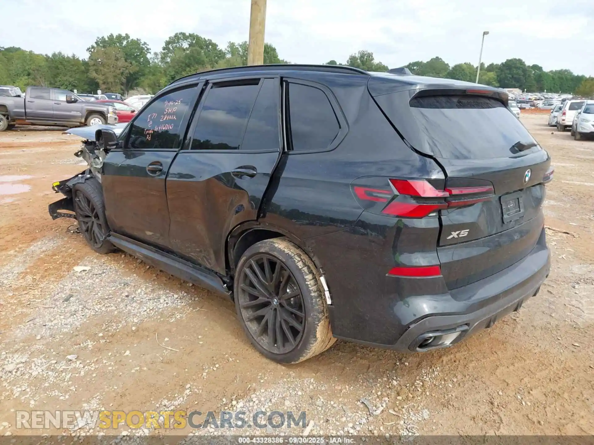 3 fotografías del automóvil dañado 5UX23EU01S9Z84442 BMW X5 2025