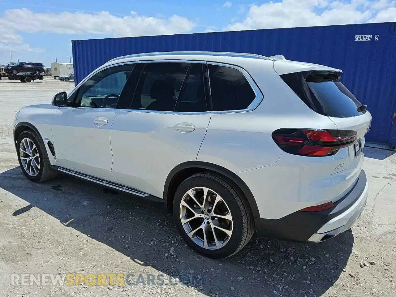2 Photograph of a damaged car 5UX23EU02S9W33216 BMW X5 2025