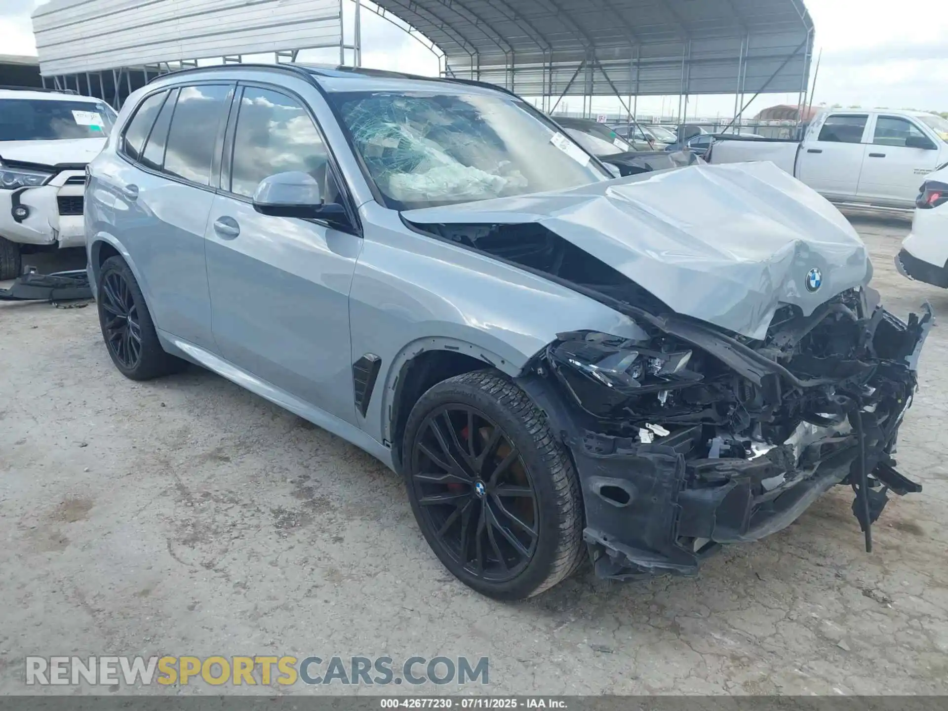 1 Photograph of a damaged car 5UX23EU02S9W41364 BMW X5 2025