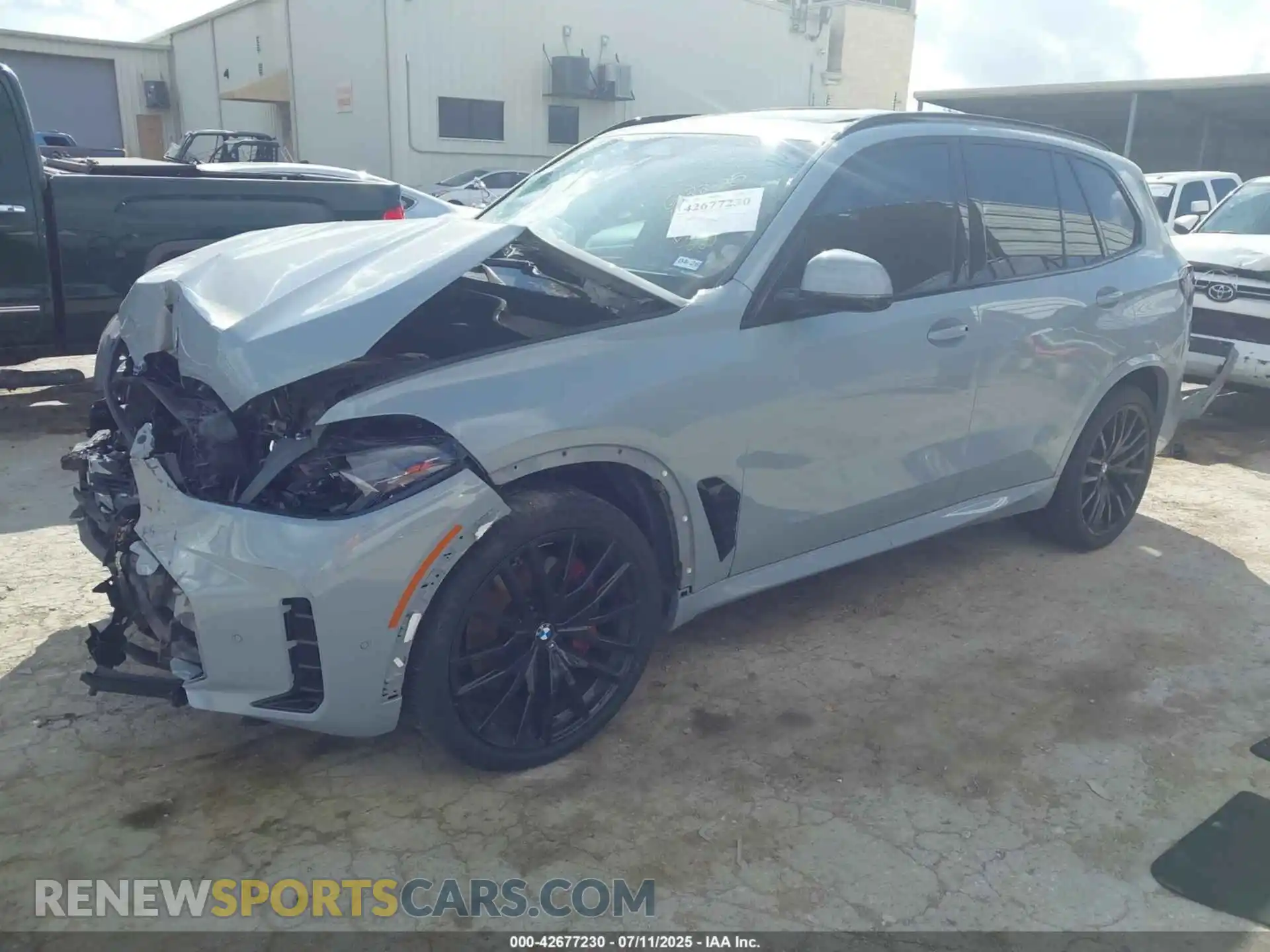 2 Photograph of a damaged car 5UX23EU02S9W41364 BMW X5 2025