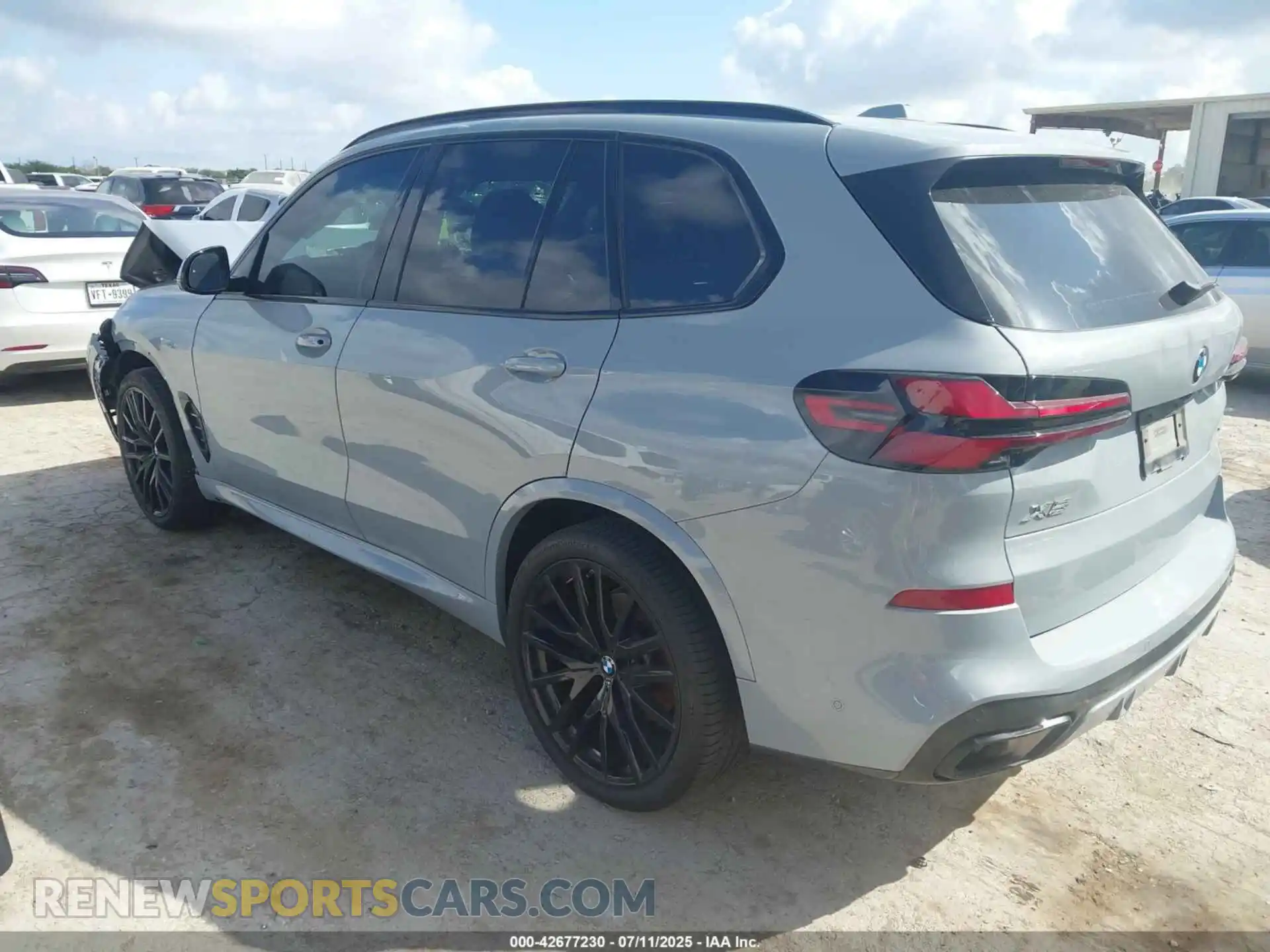 3 Photograph of a damaged car 5UX23EU02S9W41364 BMW X5 2025