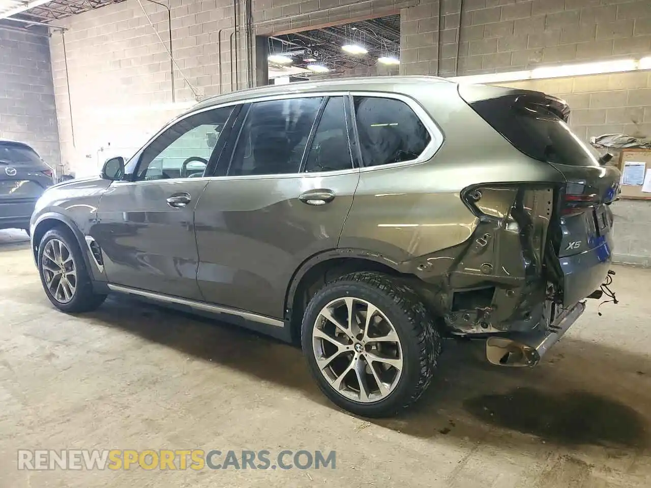 2 fotografías del automóvil dañado 5UX23EU02S9Z05358 BMW X5 2025