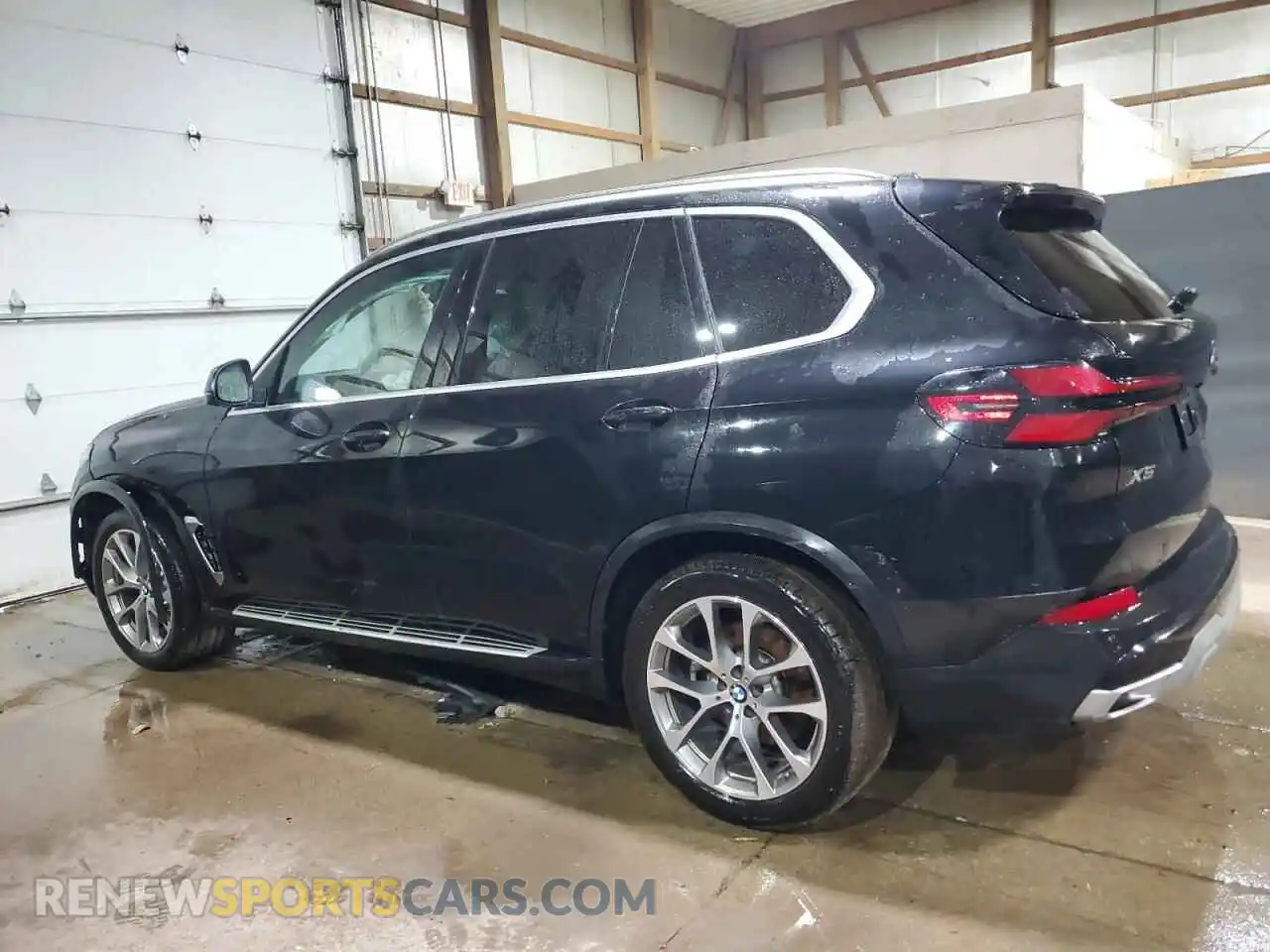 2 Photograph of a damaged car 5UX23EU02S9Z25304 BMW X5 2025