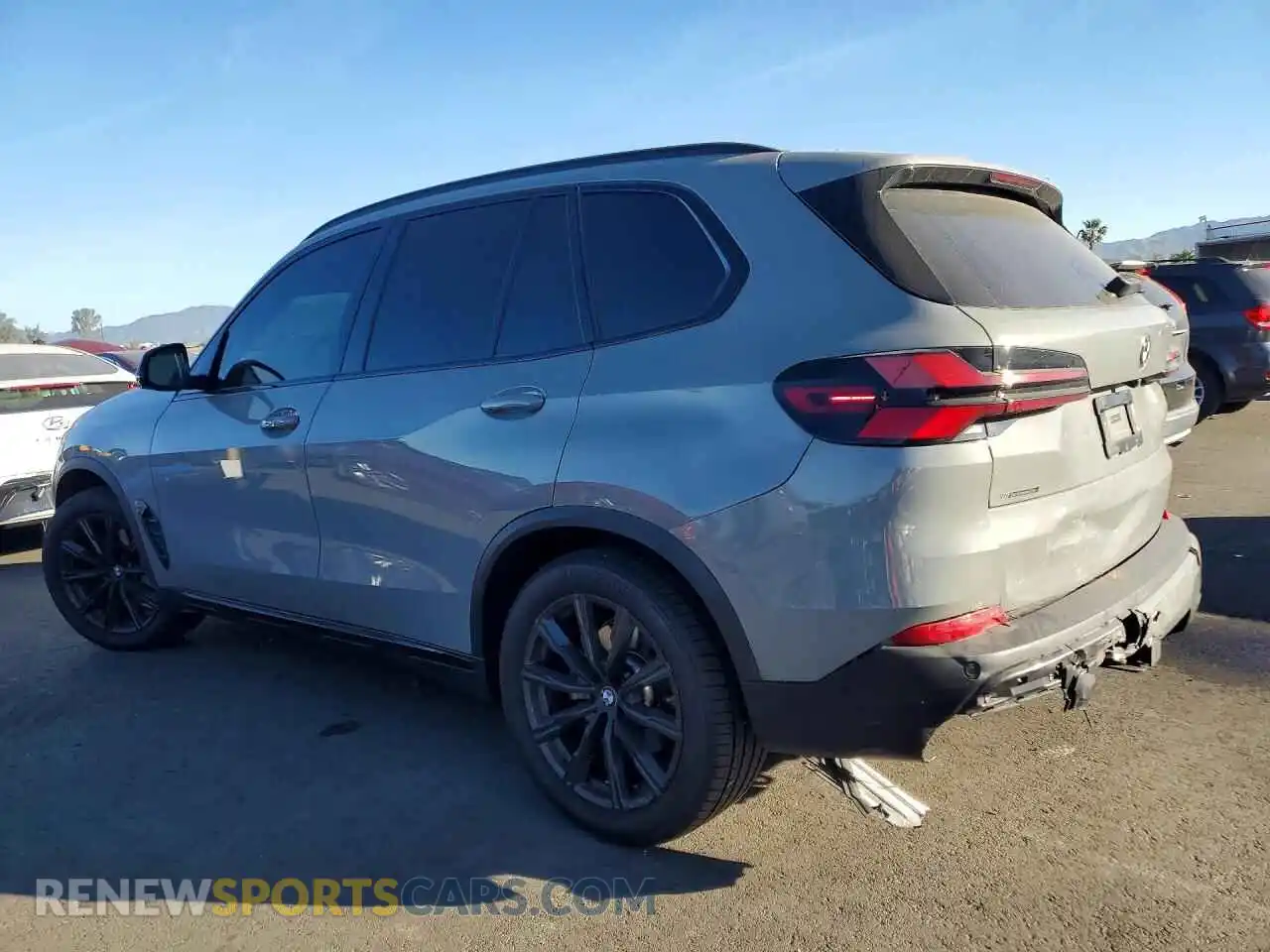 2 Photograph of a damaged car 5UX23EU03S9Z05062 BMW X5 2025