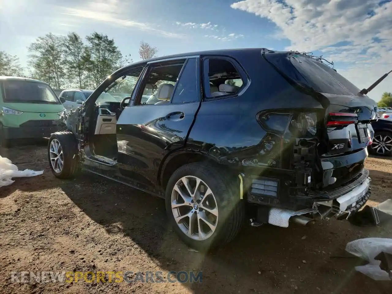 2 Photograph of a damaged car 5UX23EU03S9Z80571 BMW X5 2025