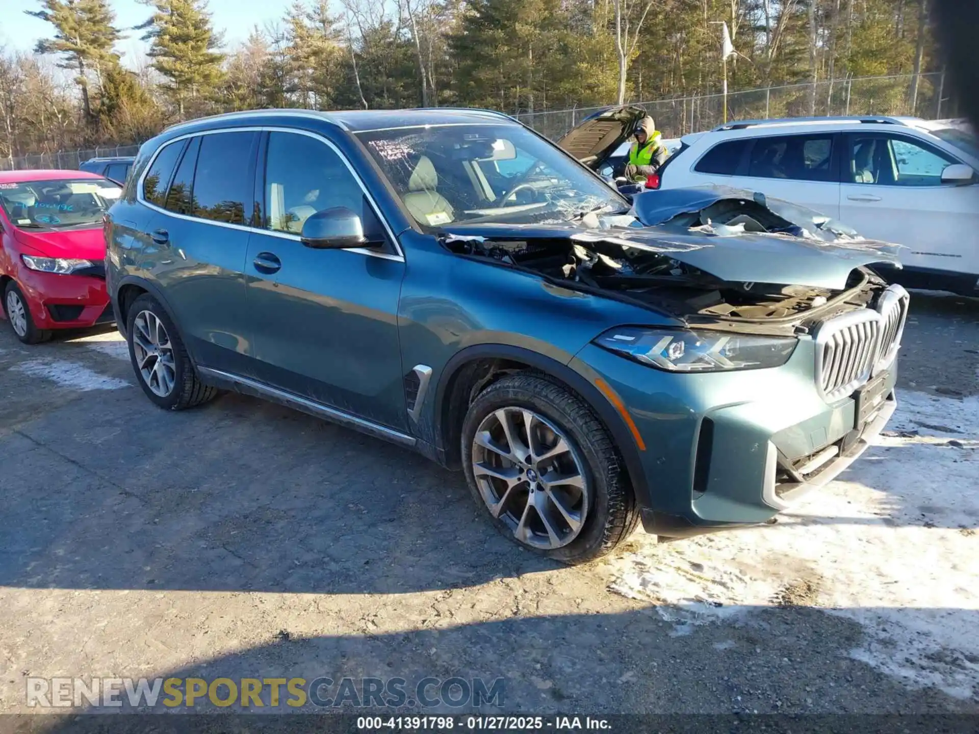 1 Photograph of a damaged car 5UX23EU04S9W23030 BMW X5 2025