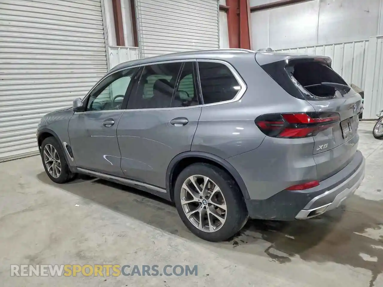 2 Photograph of a damaged car 5UX23EU04S9W37476 BMW X5 2025