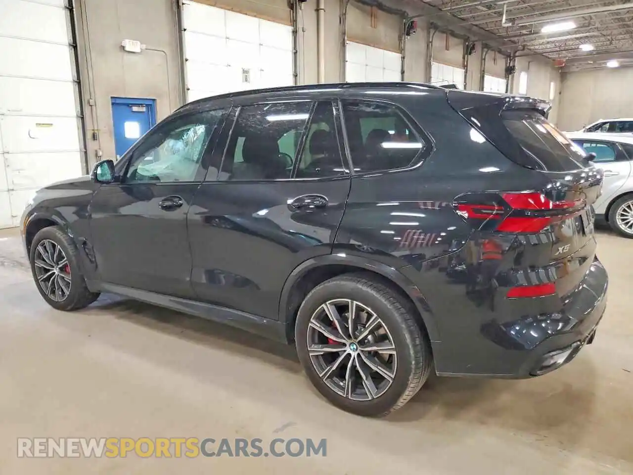 2 Photograph of a damaged car 5UX23EU05S9W56988 BMW X5 2025