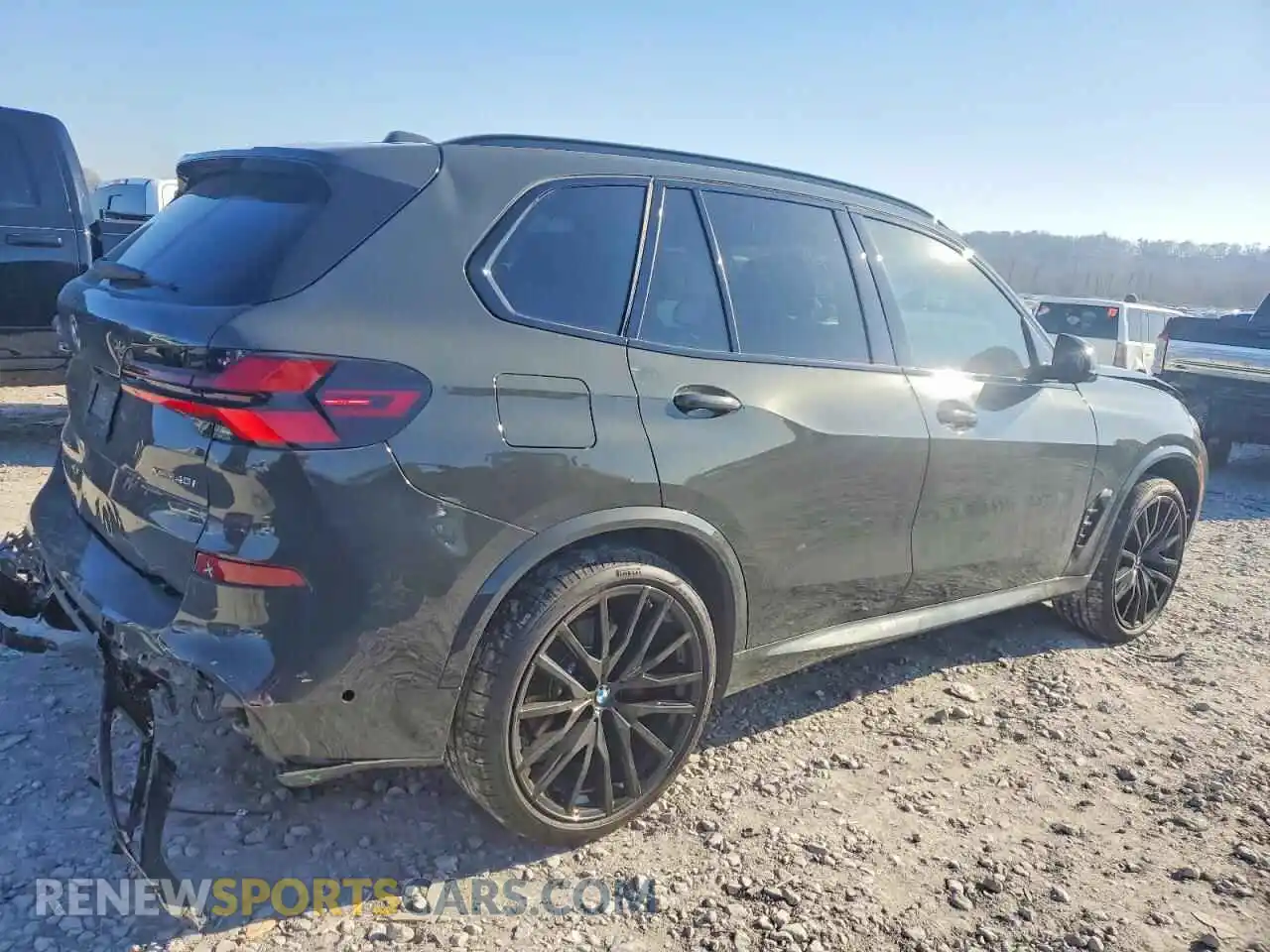 3 Photograph of a damaged car 5UX23EU05S9Z60404 BMW X5 2025