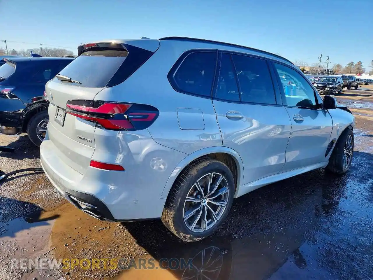 3 Photograph of a damaged car 5UX23EU06S9X87170 BMW X5 2025