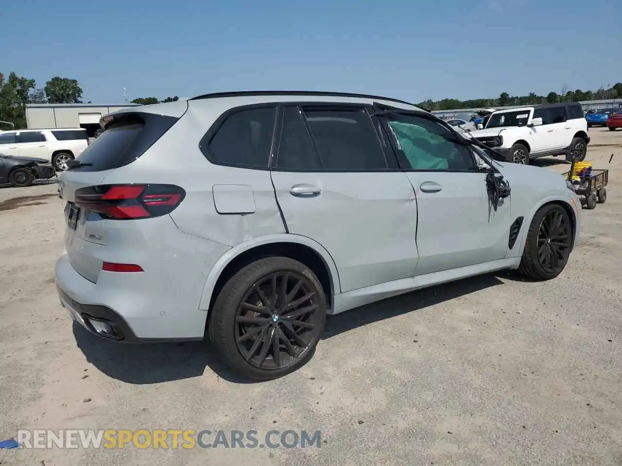 3 Photograph of a damaged car 5UX23EU06S9Z77602 BMW X5 2025