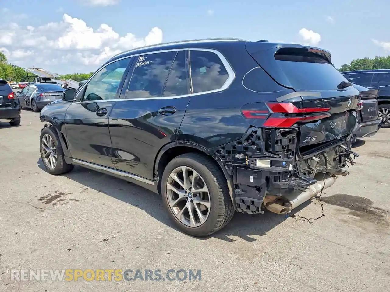 2 fotografías del automóvil dañado 5UX23EU07S9W27833 BMW X5 2025