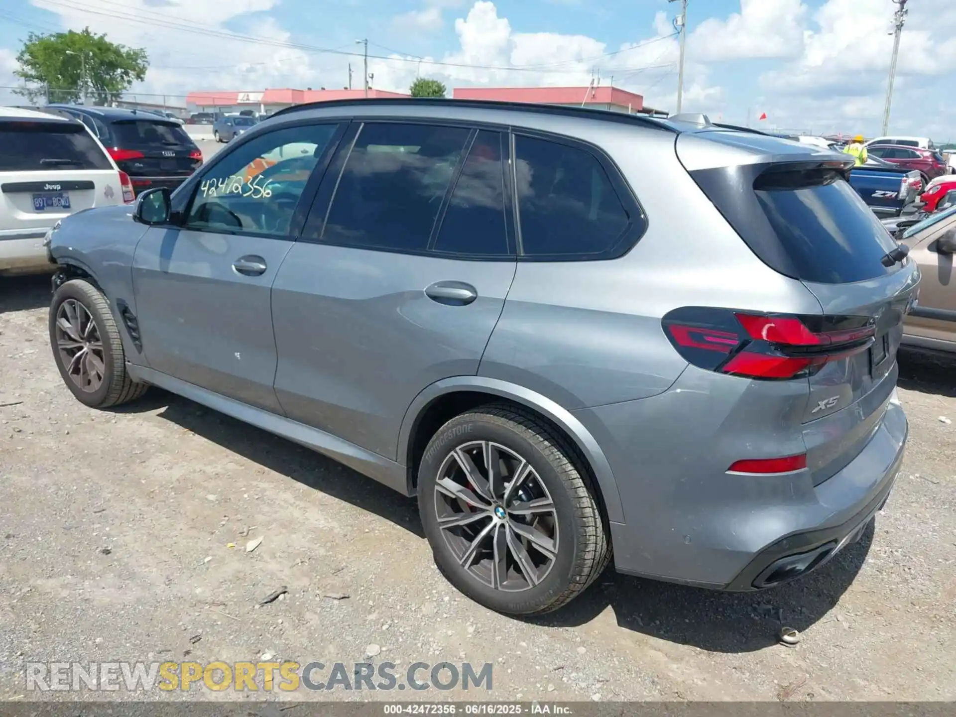 3 Photograph of a damaged car 5UX23EU07S9Z08417 BMW X5 2025