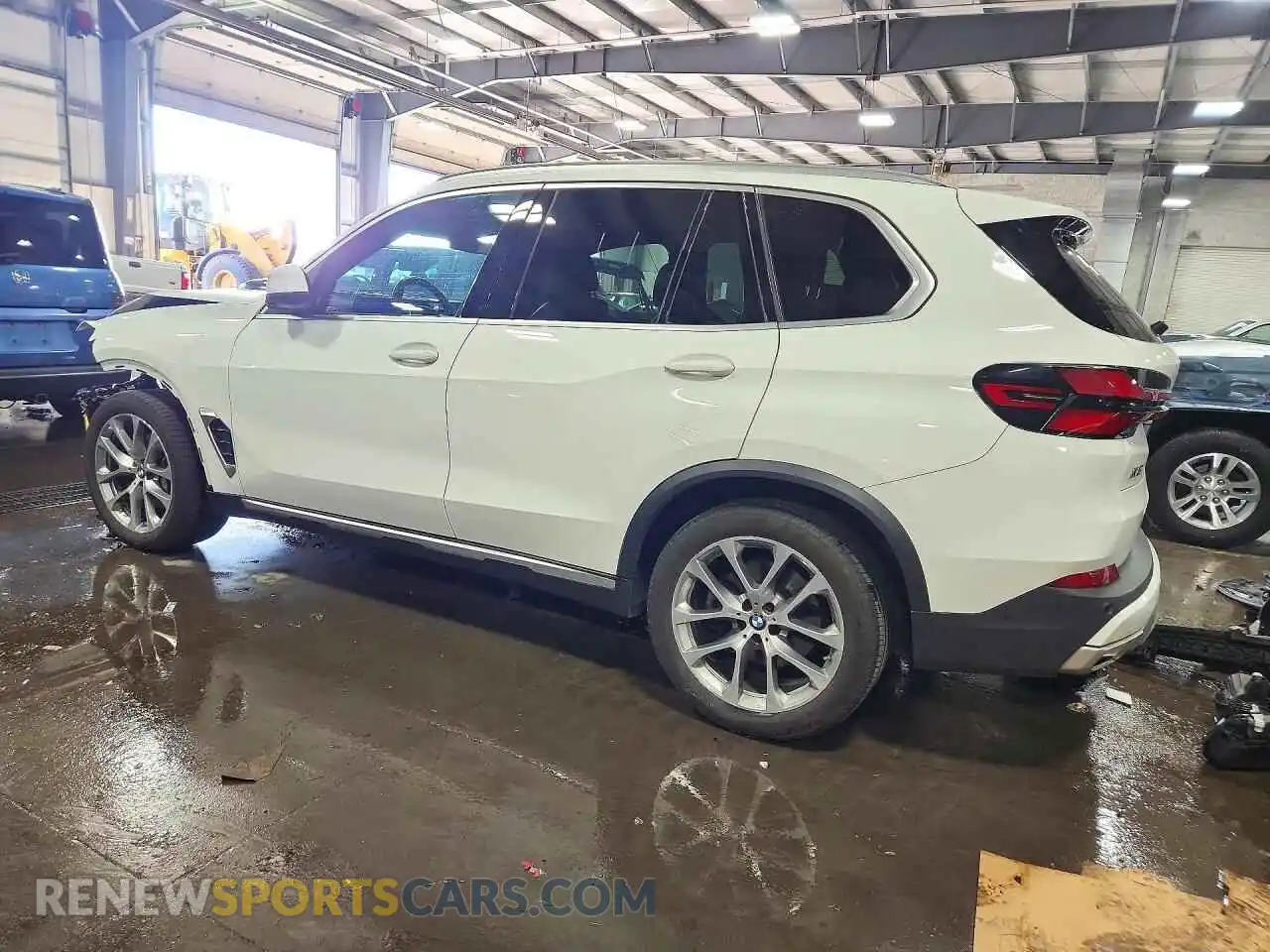 2 Photograph of a damaged car 5UX23EU08S9W48030 BMW X5 2025