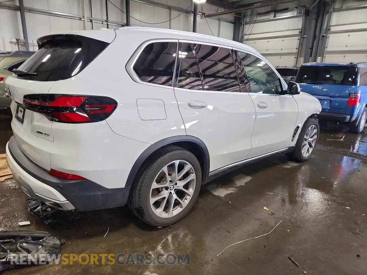 3 Photograph of a damaged car 5UX23EU08S9W48030 BMW X5 2025