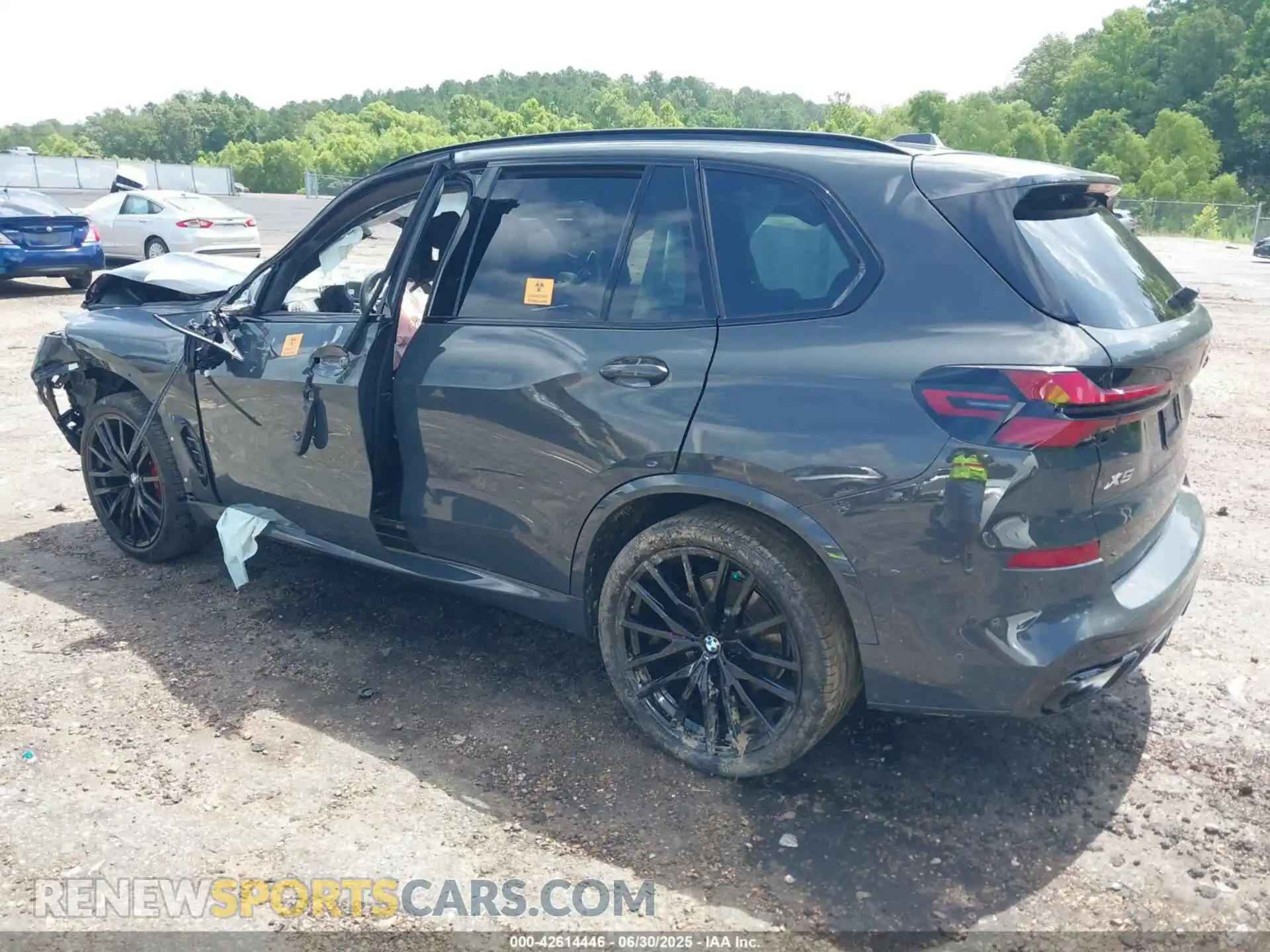 3 Photograph of a damaged car 5UX23EU08S9W78144 BMW X5 2025