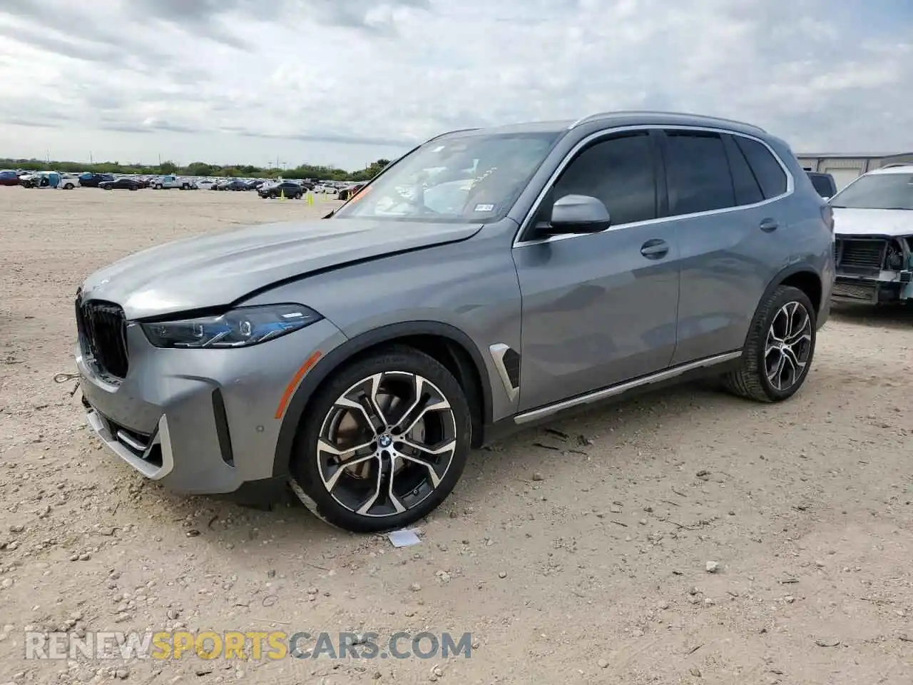 1 Photograph of a damaged car 5UX23EU09S9W61658 BMW X5 2025
