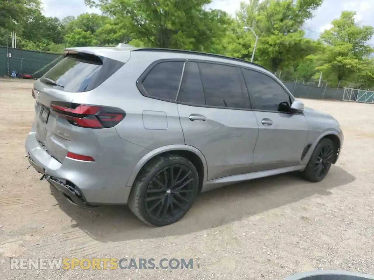 3 Photograph of a damaged car 5UX23EU09S9X86742 BMW X5 2025