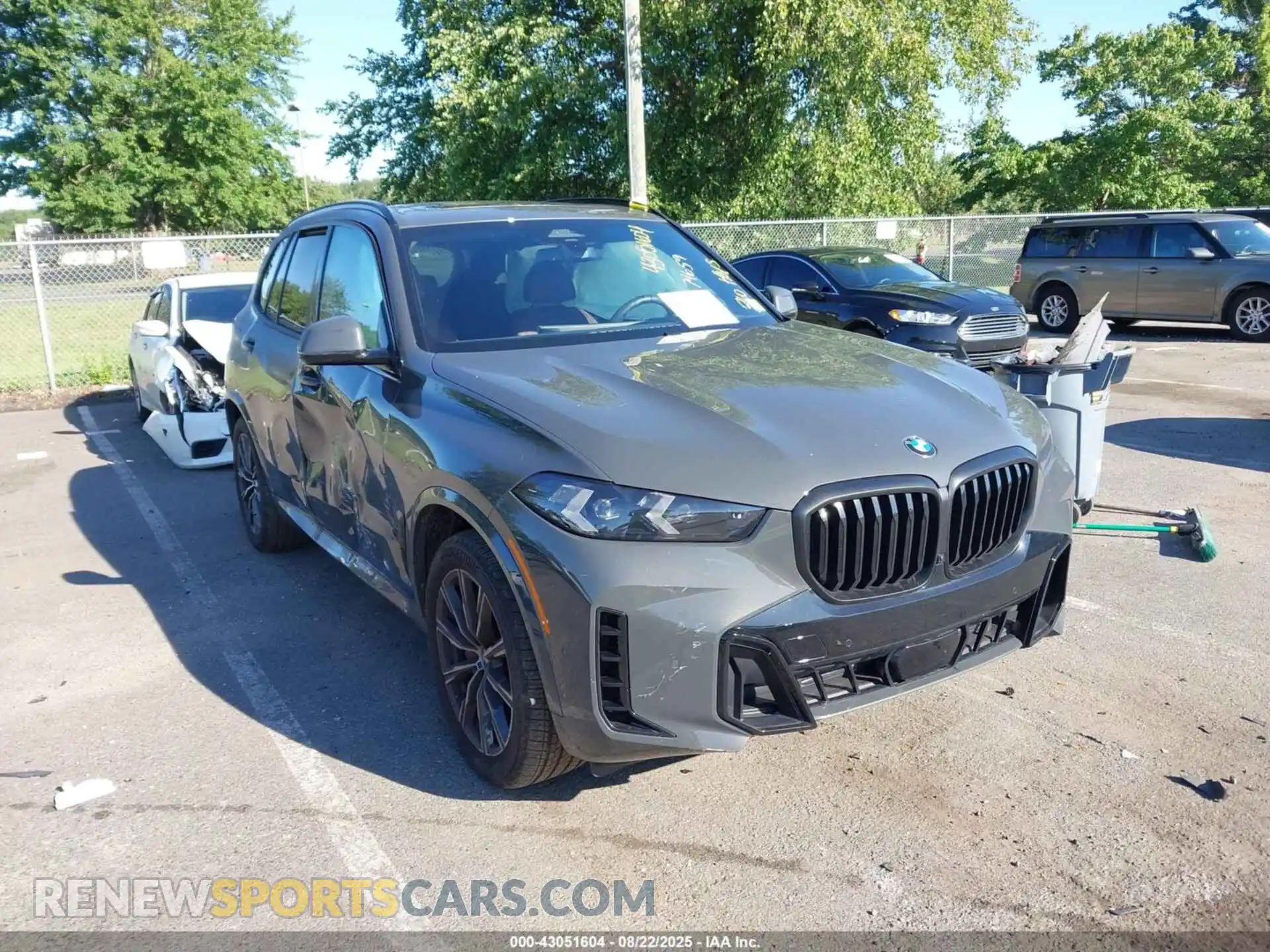 1 Photograph of a damaged car 5UX23EU09S9Z74659 BMW X5 2025