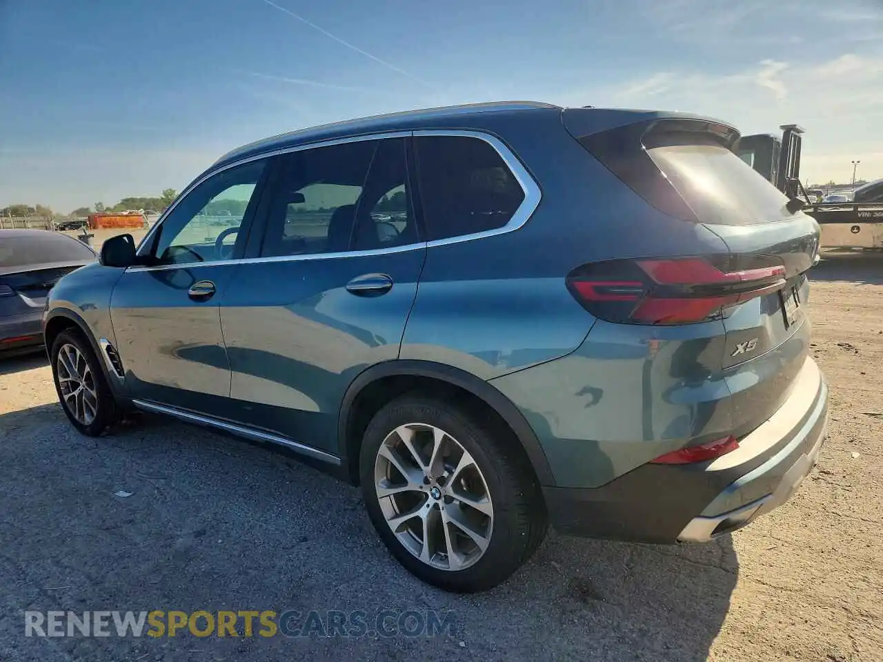 2 fotografías del automóvil dañado 5UX23EU0XS9X13718 BMW X5 2025