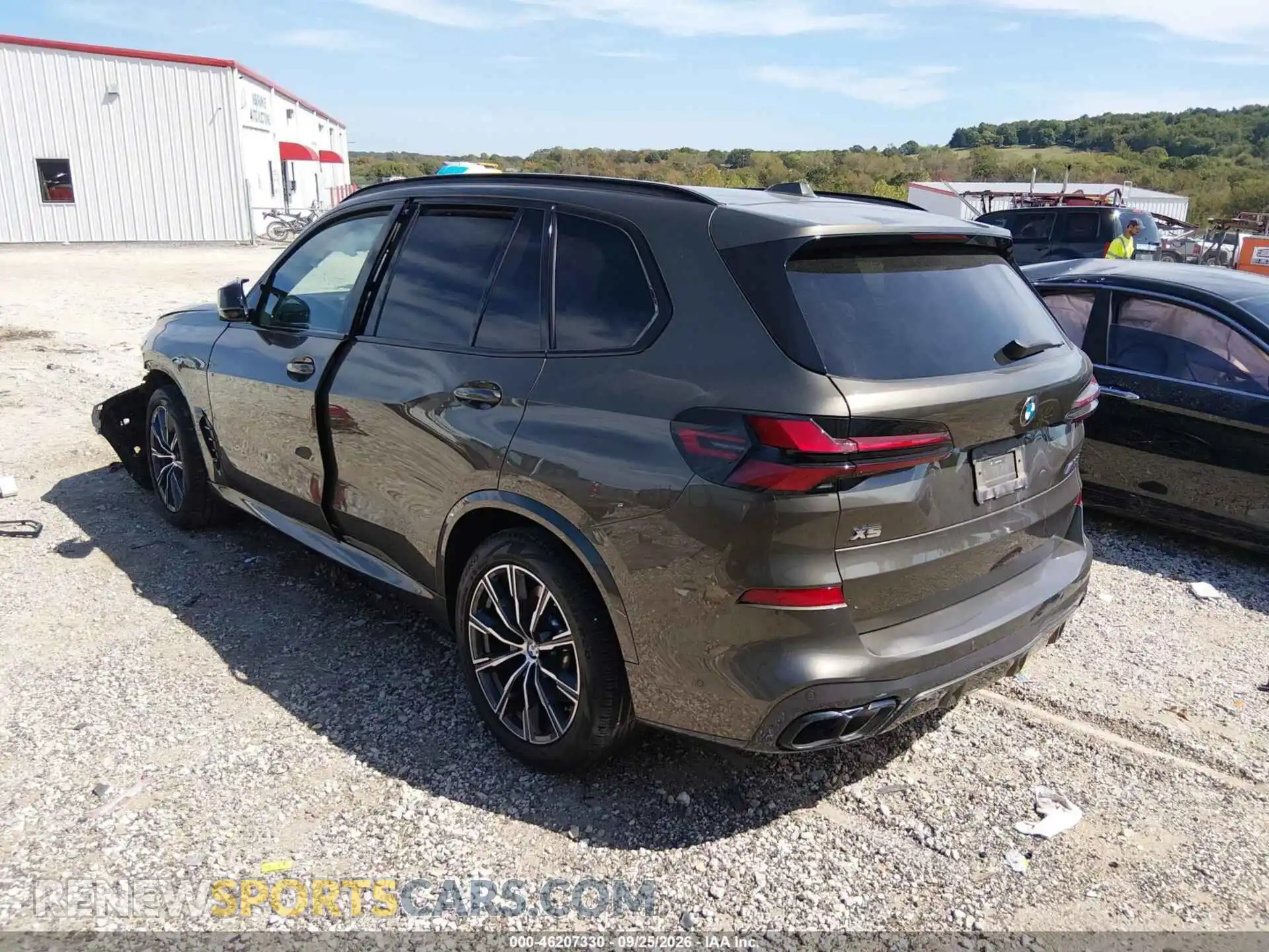 3 Photograph of a damaged car 5UX33EU02S9W65104 BMW X5 2025