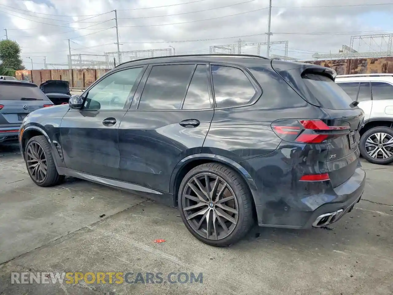 2 fotografías del automóvil dañado 5UX33EU09S9Z80580 BMW X5 2025