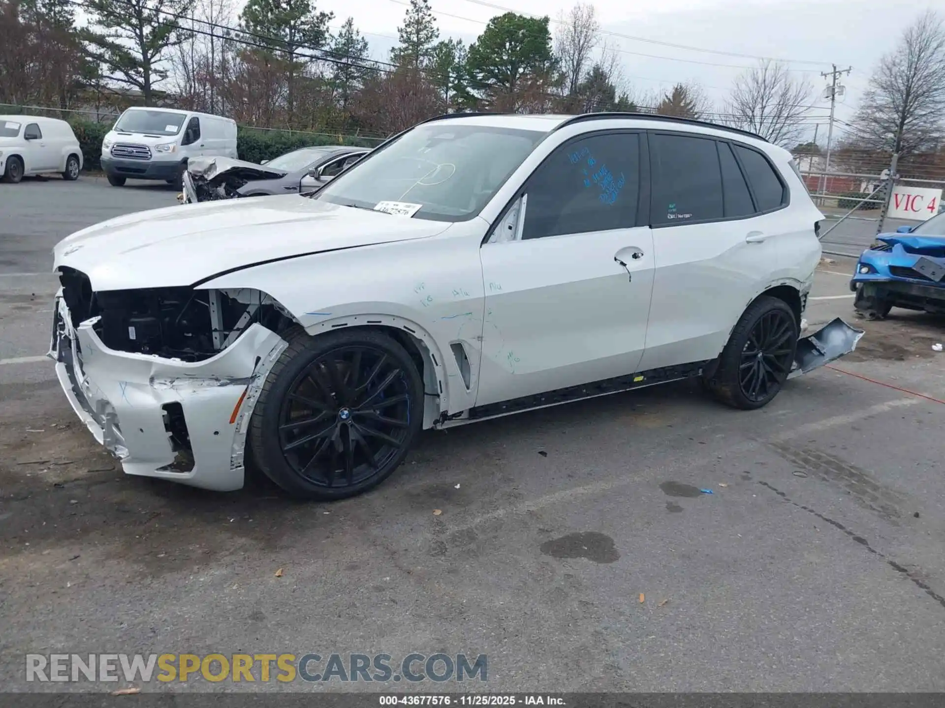2 fotografías del automóvil dañado 5UX33EU0XS9Z16371 BMW X5 2025
