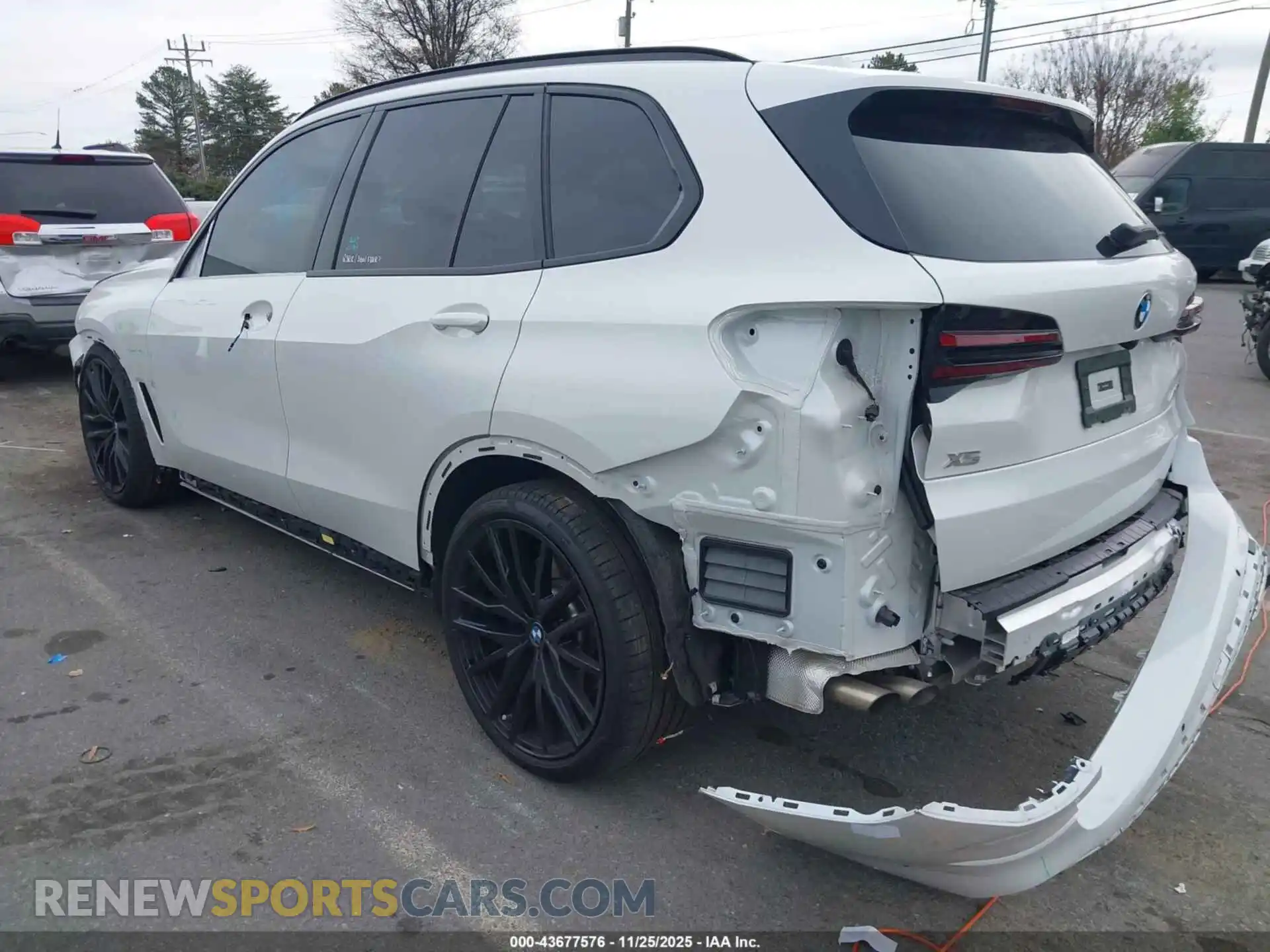 3 fotografías del automóvil dañado 5UX33EU0XS9Z16371 BMW X5 2025