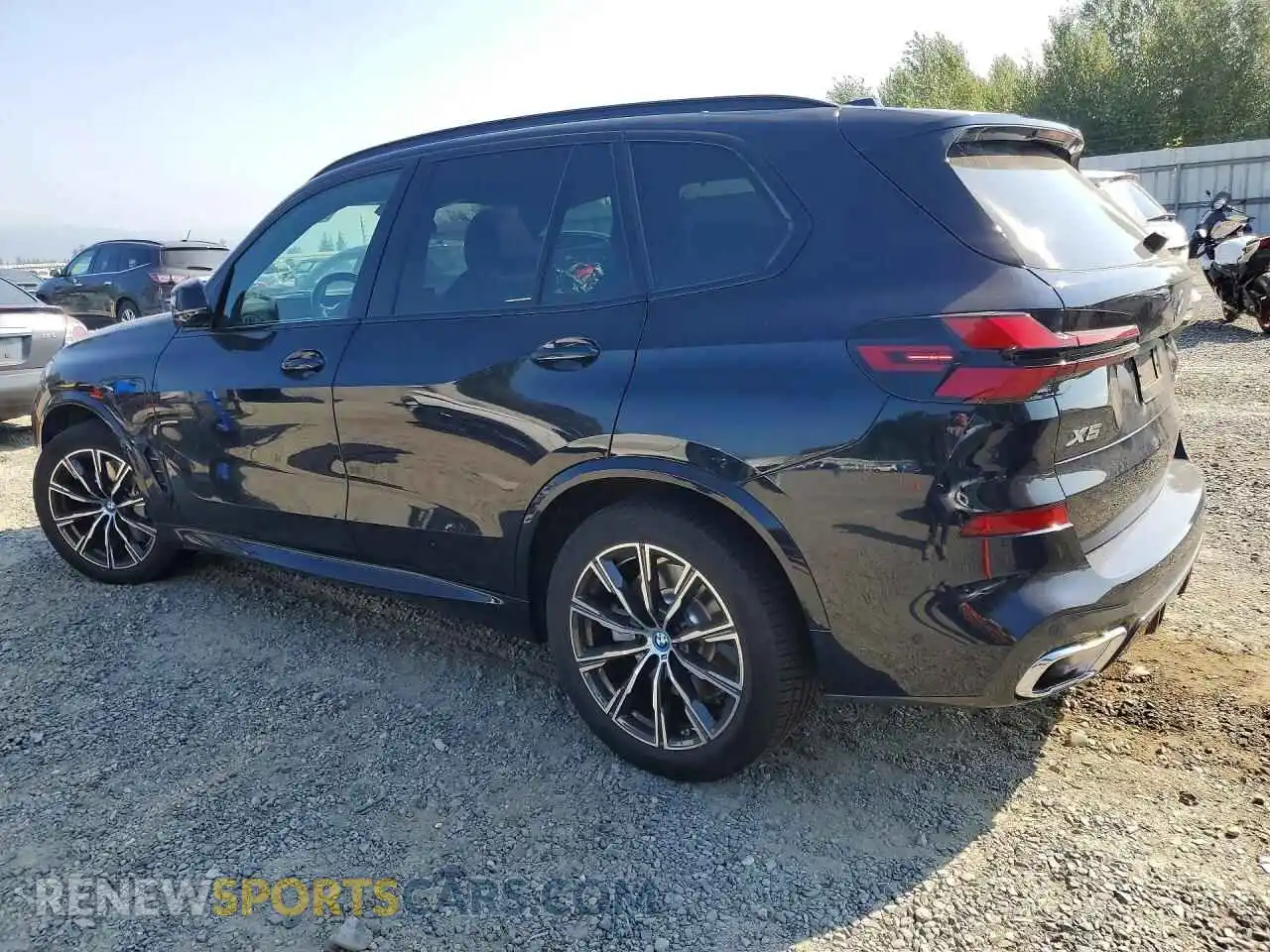 2 Photograph of a damaged car 5UX43EU00S9X42136 BMW X5 2025