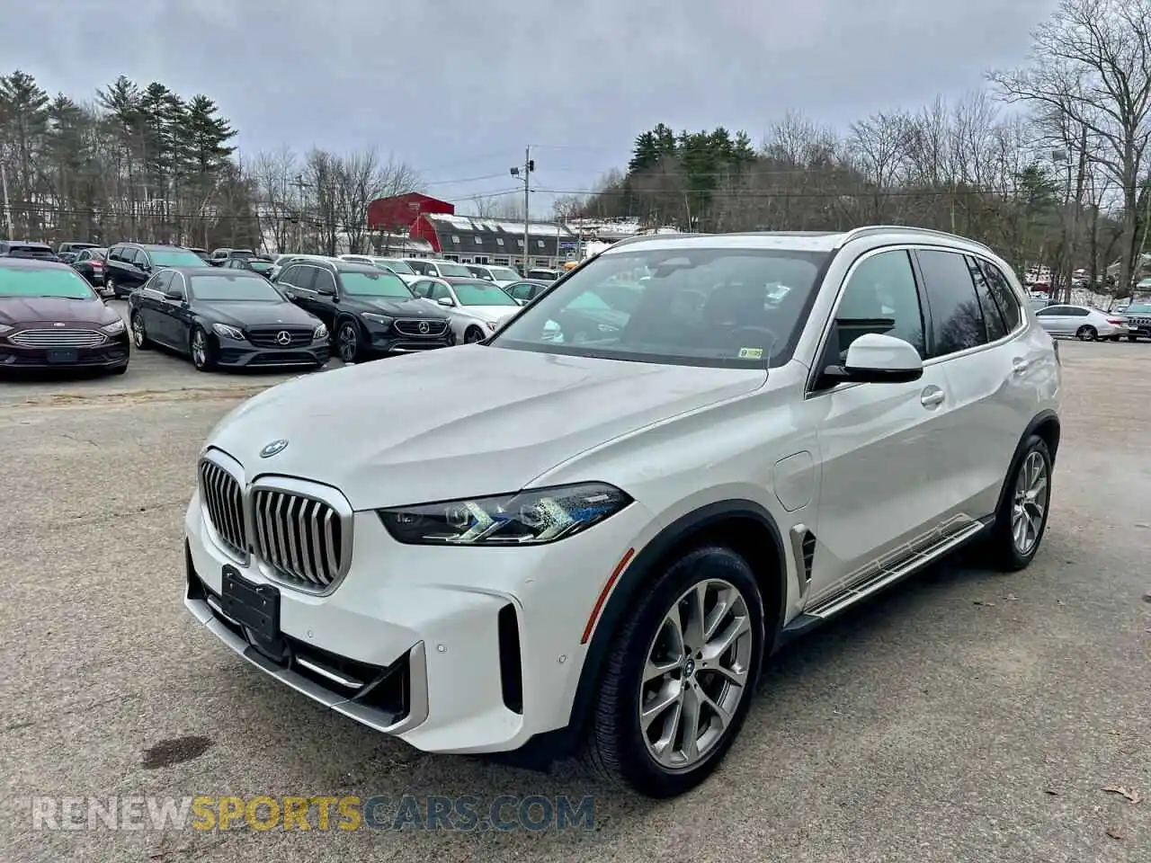 2 Photograph of a damaged car 5UX43EU00S9Y02982 BMW X5 2025