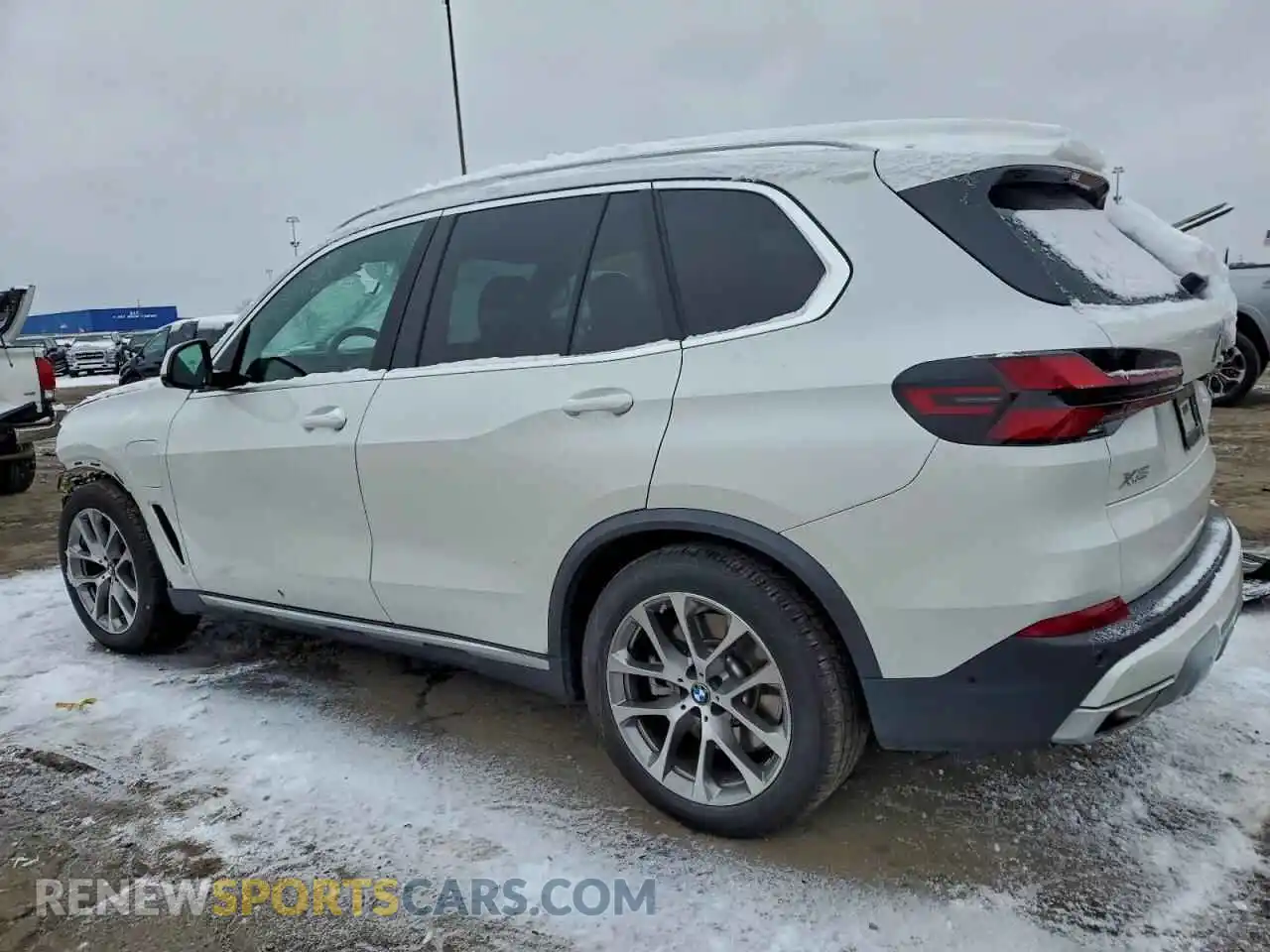 2 Photograph of a damaged car 5UX43EU00S9Y17112 BMW X5 2025