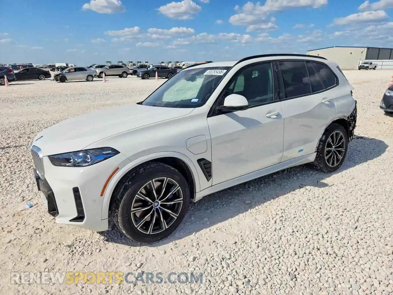 1 Photograph of a damaged car 5UX43EU02S9Y24174 BMW X5 2025
