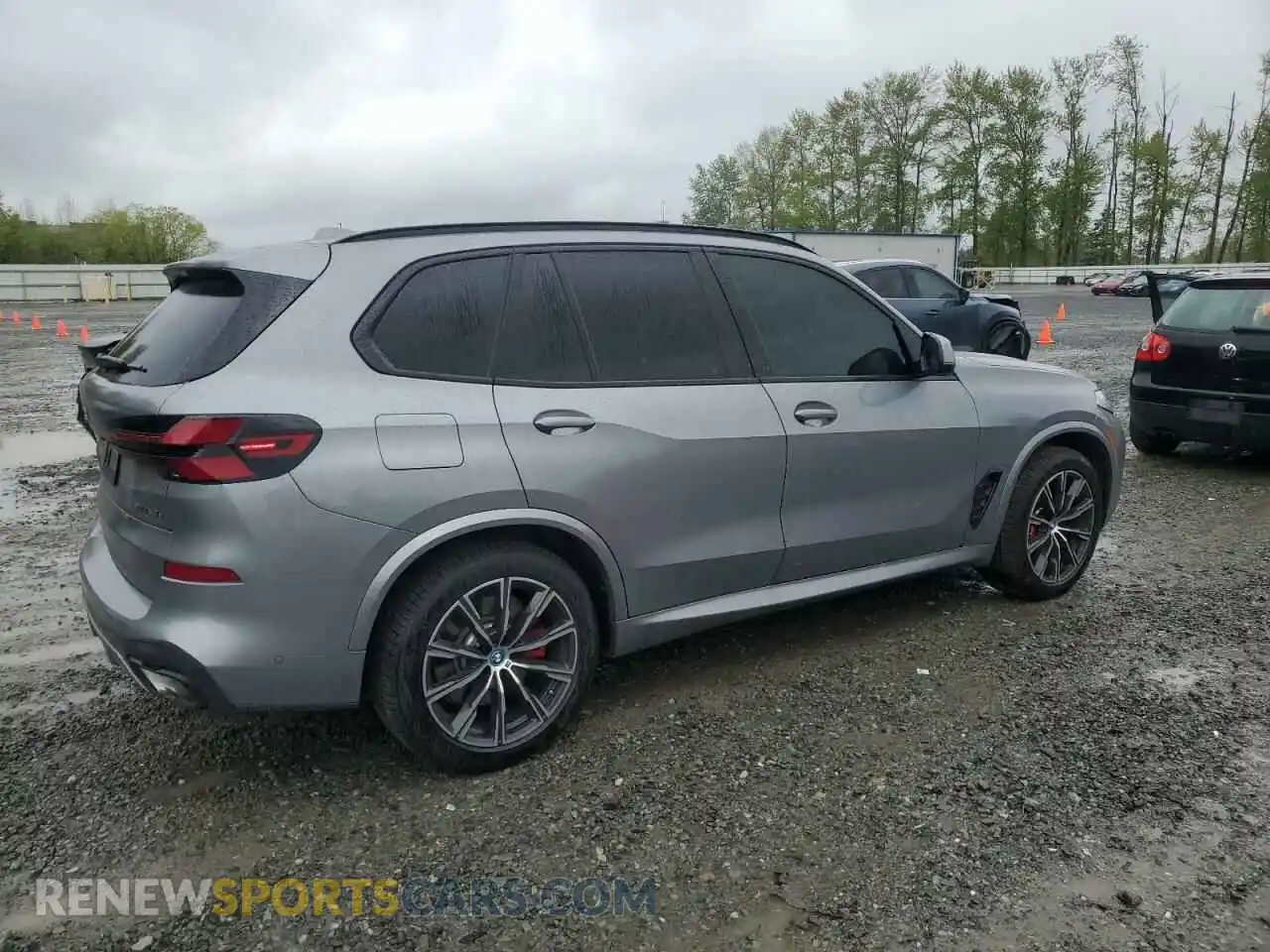3 Photograph of a damaged car 5UX43EU05S9X45761 BMW X5 2025