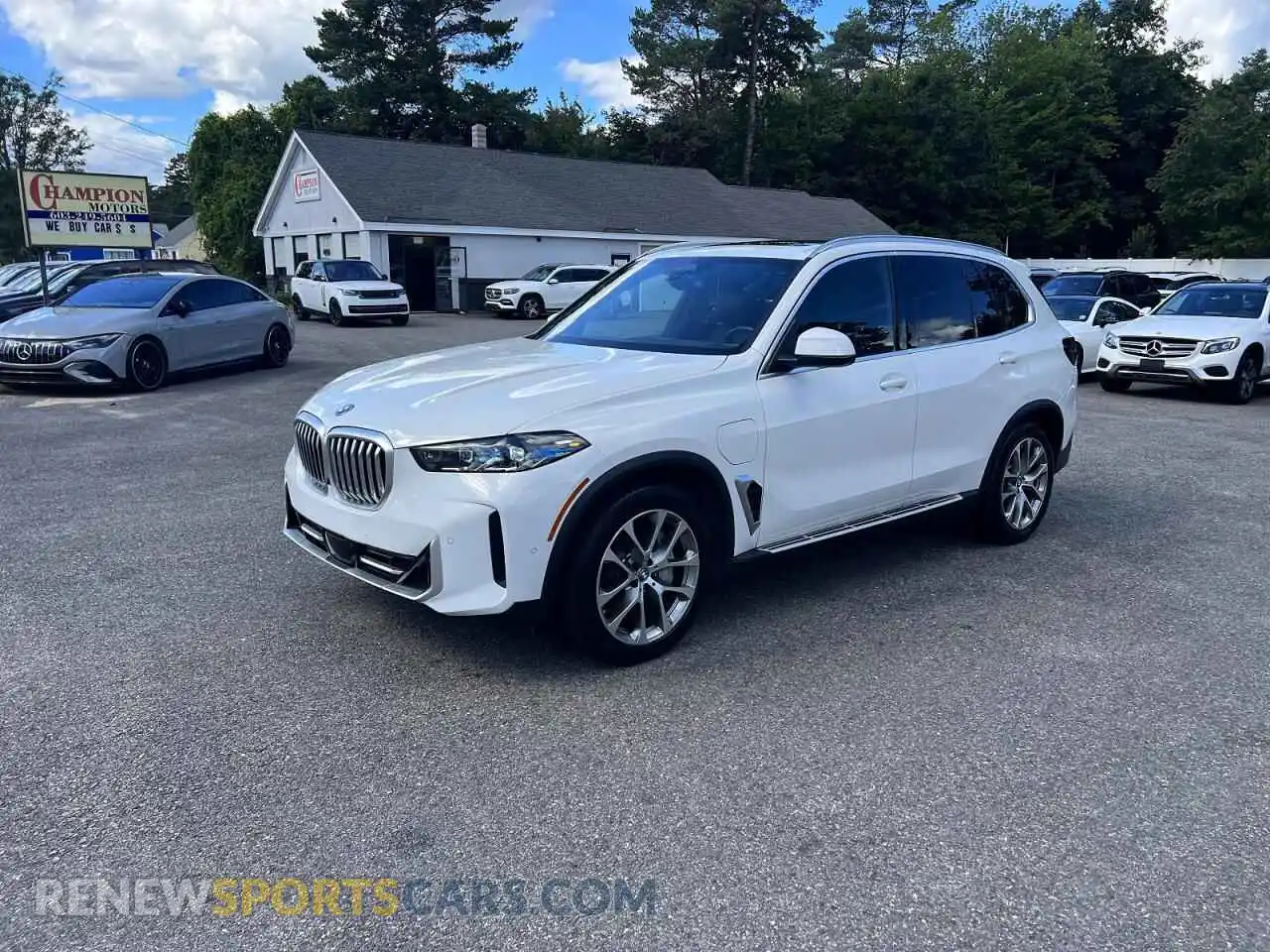 2 Photograph of a damaged car 5UX43EU06S9X96279 BMW X5 2025