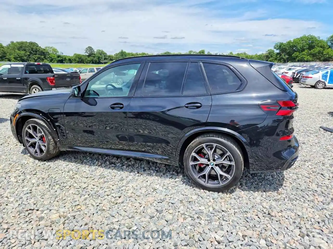 2 fotografías del automóvil dañado 5UX43EU09S9Z55585 BMW X5 2025