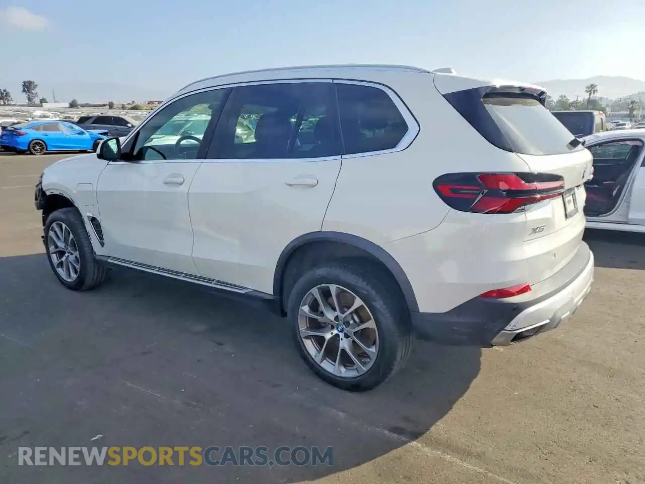 2 Photograph of a damaged car 5UX43EU0XS9Y04268 BMW X5 2025