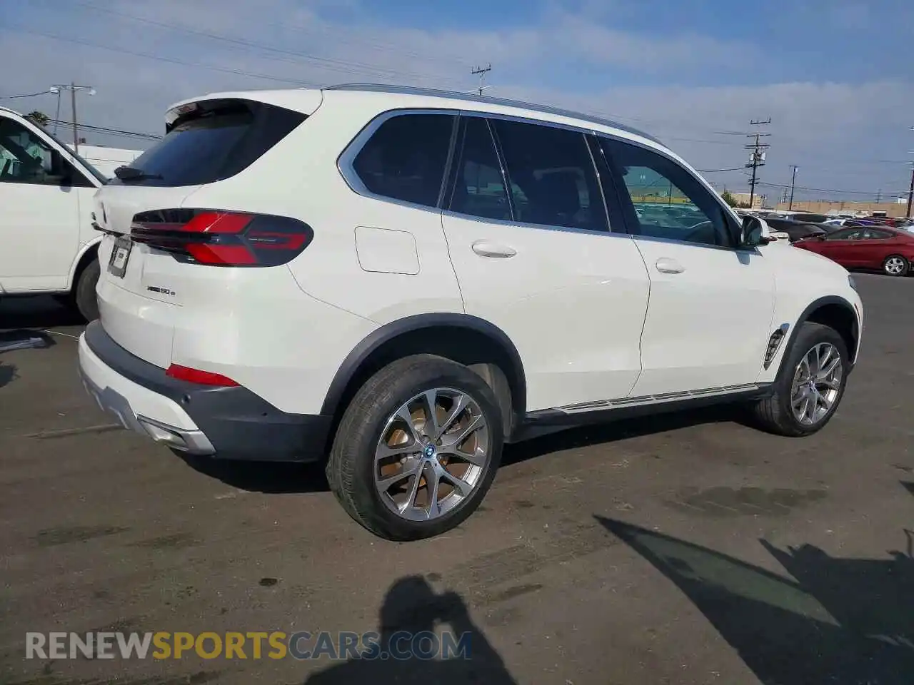 3 Photograph of a damaged car 5UX43EU0XS9Y04268 BMW X5 2025
