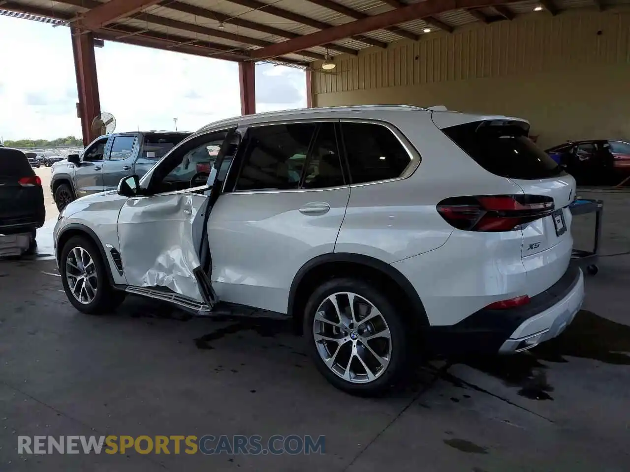 2 Photograph of a damaged car 5UX13EU03T9530612 BMW X5 2026