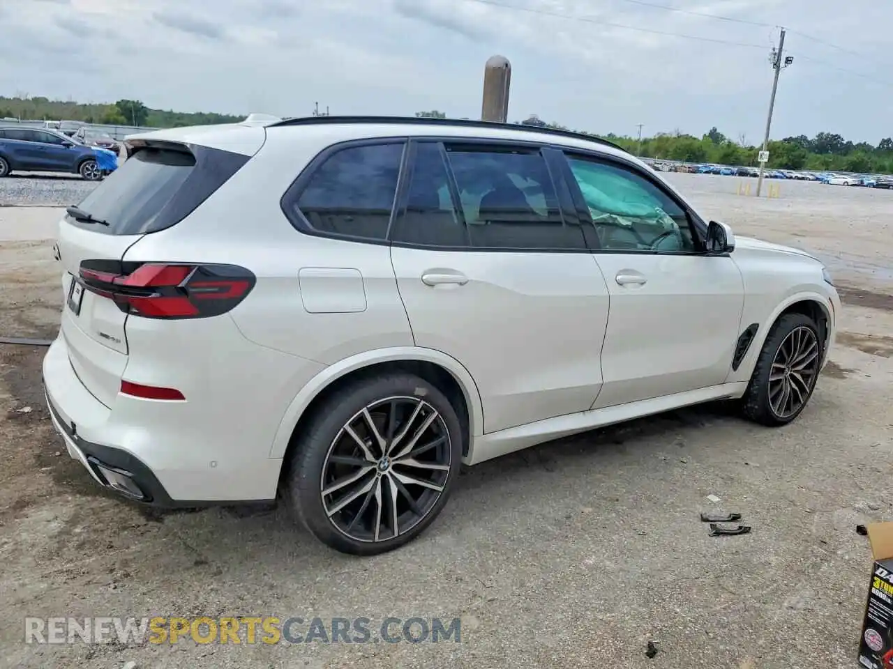 3 Фотография поврежденного автомобиля 5UX13EU05T9213706 BMW X5 2026